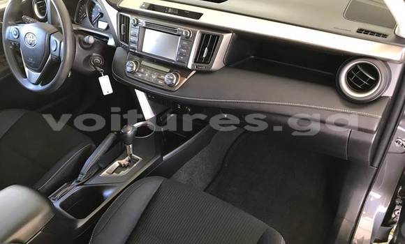 Sayi Na hannu Toyota RAV4 M Mota in Libreville a estuary Sayi Na hannu Toyota RAV4 M Mota in Libreville a estuary