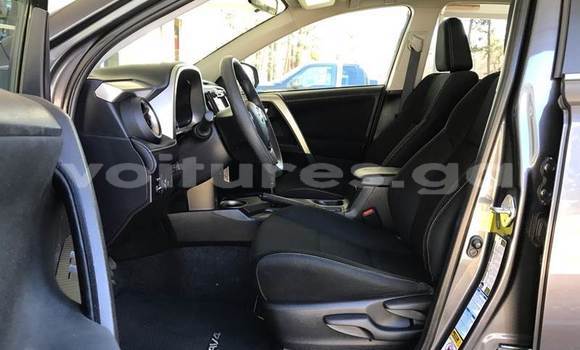 Sayi Na hannu Toyota RAV4 M Mota in Libreville a estuary Sayi Na hannu Toyota RAV4 M Mota in Libreville a estuary