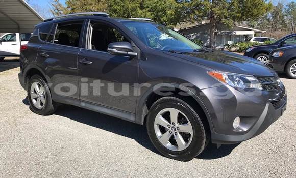 Sayi Na hannu Toyota RAV4 M Mota in Libreville a estuary Sayi Na hannu Toyota RAV4 M Mota in Libreville a estuary