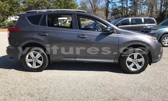 Sayi Na hannu Toyota RAV4 M Mota in Libreville a estuary Sayi Na hannu Toyota RAV4 M Mota in Libreville a estuary