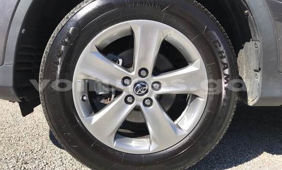 Sayi Na hannu Toyota RAV4 M Mota in Libreville a estuary Sayi Na hannu Toyota RAV4 M Mota in Libreville a estuary