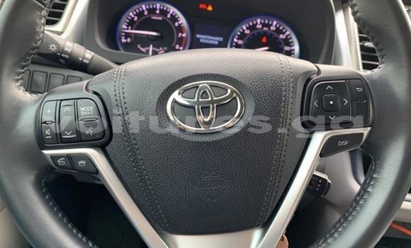 Sayi Na hannu Toyota Highlander M Mota in Libreville a estuary Sayi Na hannu Toyota Highlander M Mota in Libreville a estuary