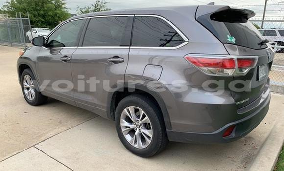 Sayi Na hannu Toyota Highlander M Mota in Libreville a estuary Sayi Na hannu Toyota Highlander M Mota in Libreville a estuary