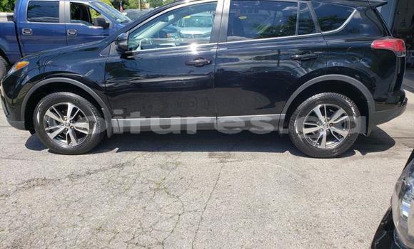 Sayi Na hannu Toyota RAV4 M Mota in Libreville a estuary Sayi Na hannu Toyota RAV4 M Mota in Libreville a estuary