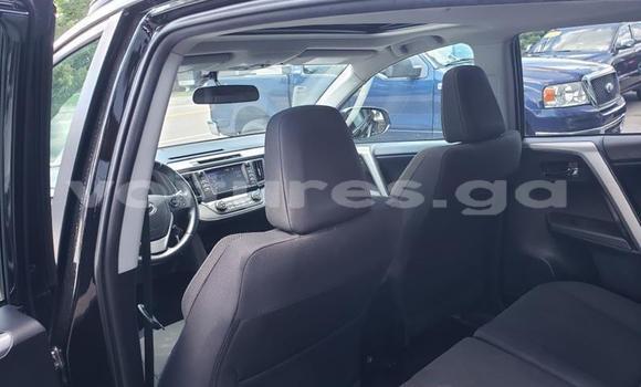 Sayi Na hannu Toyota RAV4 M Mota in Libreville a estuary Sayi Na hannu Toyota RAV4 M Mota in Libreville a estuary