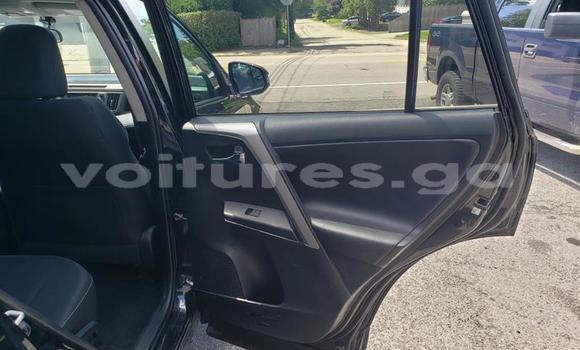 Sayi Na hannu Toyota RAV4 M Mota in Libreville a estuary Sayi Na hannu Toyota RAV4 M Mota in Libreville a estuary