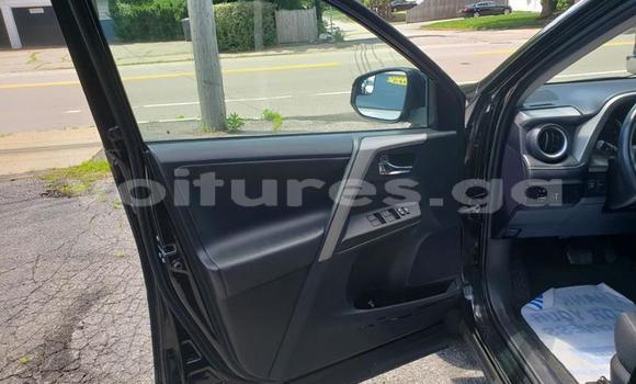 Sayi Na hannu Toyota RAV4 M Mota in Libreville a estuary Sayi Na hannu Toyota RAV4 M Mota in Libreville a estuary