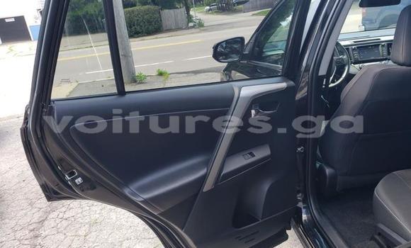 Sayi Na hannu Toyota RAV4 M Mota in Libreville a estuary Sayi Na hannu Toyota RAV4 M Mota in Libreville a estuary