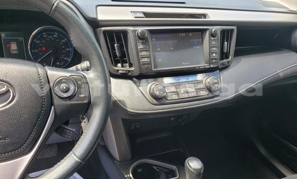 Sayi Na hannu Toyota RAV4 M Mota in Libreville a estuary Sayi Na hannu Toyota RAV4 M Mota in Libreville a estuary