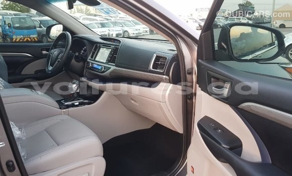 Sayi Imported Toyota Highlander Sauran Mota in Import - Dubai a estuary Sayi Imported Toyota Highlander Sauran Mota in Import - Dubai a estuary