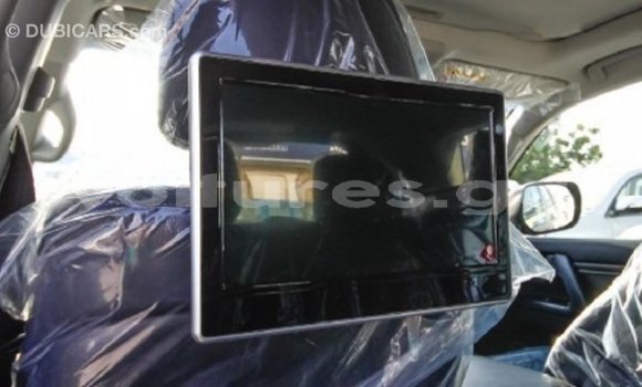 Acheter Import Voiture Toyota Land Cruiser Blanc à Import - Dubai, Estuaire Acheter Import Voiture Toyota Land Cruiser Blanc à Import - Dubai, Estuaire