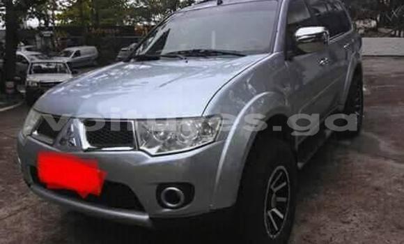 Sayi Na hannu Mitsubishi Outlander Azurfa Mota in Libreville a estuary Sayi Na hannu Mitsubishi Outlander Azurfa Mota in Libreville a estuary