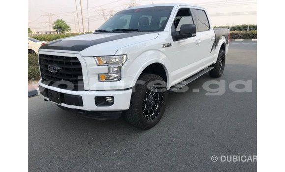 Acheter Import Voiture Ford Club Wagon Blanc à Import - Dubai, Estuaire Acheter Import Voiture Ford Club Wagon Blanc à Import - Dubai, Estuaire