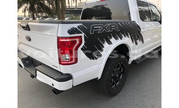 Acheter Import Voiture Ford Club Wagon Blanc à Import - Dubai, Estuaire Acheter Import Voiture Ford Club Wagon Blanc à Import - Dubai, Estuaire