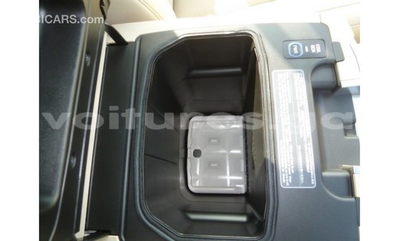 Acheter Import Voiture Toyota Land Cruiser Noir à Import - Dubai, Estuaire Acheter Import Voiture Toyota Land Cruiser Noir à Import - Dubai, Estuaire