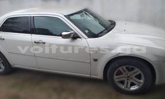 Acheter Occasion Voiture Chrysler 300 Blanc à Libreville, Estuaire Acheter Occasion Voiture Chrysler 300 Blanc à Libreville, Estuaire