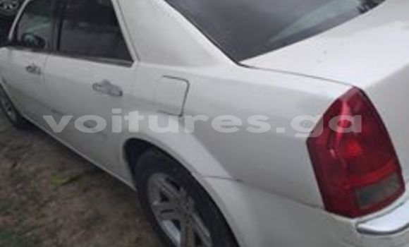 Acheter Occasion Voiture Chrysler 300 Blanc à Libreville, Estuaire Acheter Occasion Voiture Chrysler 300 Blanc à Libreville, Estuaire