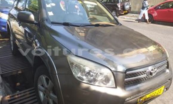 Acheter Occasion Voiture Toyota RAV4 Marron à Libreville, Estuaire Acheter Occasion Voiture Toyota RAV4 Marron à Libreville, Estuaire