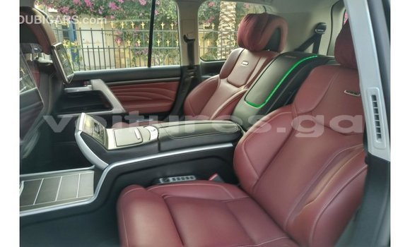 Acheter Import Voiture Toyota Land Cruiser Noir à Import - Dubai, Estuaire Acheter Import Voiture Toyota Land Cruiser Noir à Import - Dubai, Estuaire