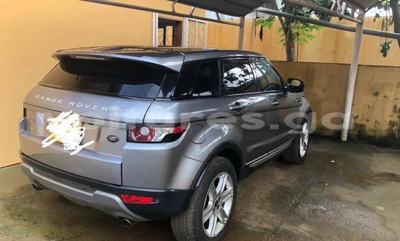 Sayi Na hannu Rover 14 Azurfa Mota in Libreville a estuary Sayi Na hannu Rover 14 Azurfa Mota in Libreville a estuary