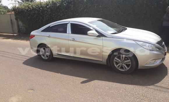 Sayi Na hannu Hyundai Sonata Azurfa Mota in Libreville a estuary Sayi Na hannu Hyundai Sonata Azurfa Mota in Libreville a estuary