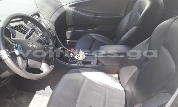 Sayi Na hannu Hyundai Sonata Azurfa Mota in Libreville a estuary Sayi Na hannu Hyundai Sonata Azurfa Mota in Libreville a estuary