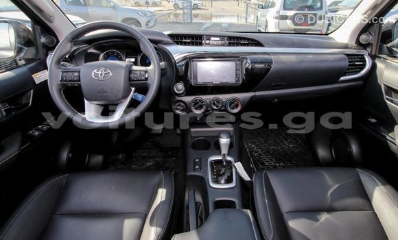 Acheter Import Voiture Toyota Hilux Noir à Import - Dubai, Estuaire Acheter Import Voiture Toyota Hilux Noir à Import - Dubai, Estuaire