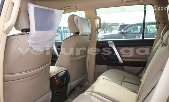 Acheter Import Voiture Toyota Prado Blanc à Import - Dubai, Estuaire Acheter Import Voiture Toyota Prado Blanc à Import - Dubai, Estuaire