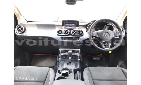 Acheter Import Voiture Mercedes-Benz 250 Bleu à Import - Dubai, Estuaire Acheter Import Voiture Mercedes-Benz 250 Bleu à Import - Dubai, Estuaire