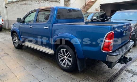 Sayi Na hannu Toyota Hilux Blue Mota in Libreville a estuary Sayi Na hannu Toyota Hilux Blue Mota in Libreville a estuary