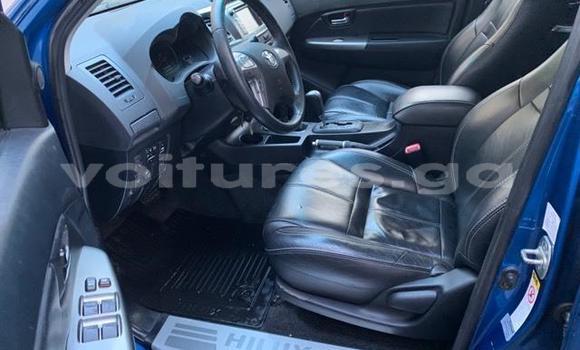 Sayi Na hannu Toyota Hilux Blue Mota in Libreville a estuary Sayi Na hannu Toyota Hilux Blue Mota in Libreville a estuary