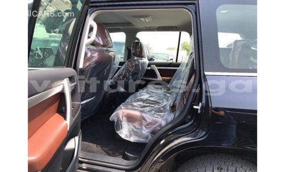 Acheter Import Voiture Toyota Land Cruiser Noir à Import - Dubai, Estuaire Acheter Import Voiture Toyota Land Cruiser Noir à Import - Dubai, Estuaire