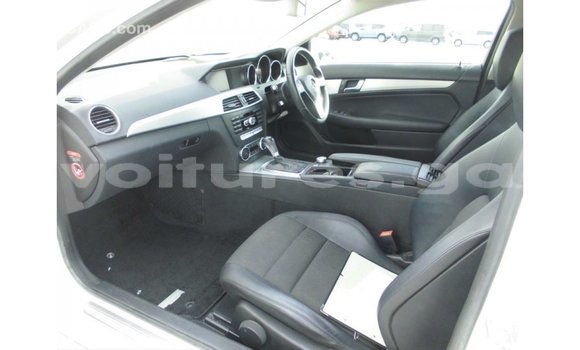 Sayi Imported Mercedes-Benz 190 White Mota in Import - Dubai a estuary Sayi Imported Mercedes-Benz 190 White Mota in Import - Dubai a estuary