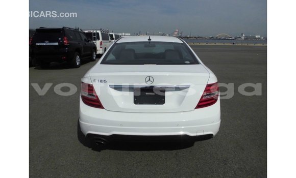 Sayi Imported Mercedes-Benz 190 White Mota in Import - Dubai a estuary Sayi Imported Mercedes-Benz 190 White Mota in Import - Dubai a estuary