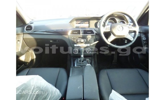 Acheter Import Voiture Mercedes-Benz 200 Blanc à Import - Dubai, Estuaire Acheter Import Voiture Mercedes-Benz 200 Blanc à Import - Dubai, Estuaire