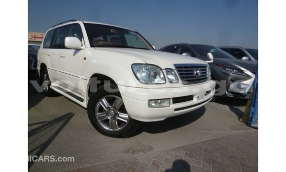Sayi Imported Toyota Land Cruiser White Mota in Import - Dubai a estuary Sayi Imported Toyota Land Cruiser White Mota in Import - Dubai a estuary