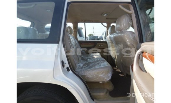 Sayi Imported Toyota Land Cruiser White Mota in Import - Dubai a estuary Sayi Imported Toyota Land Cruiser White Mota in Import - Dubai a estuary