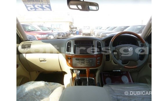 Sayi Imported Toyota Land Cruiser White Mota in Import - Dubai a estuary Sayi Imported Toyota Land Cruiser White Mota in Import - Dubai a estuary
