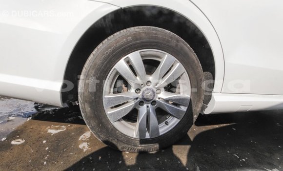 Acheter Import Voiture Mercedes-Benz 200 Blanc à Import - Dubai, Estuaire Acheter Import Voiture Mercedes-Benz 200 Blanc à Import - Dubai, Estuaire