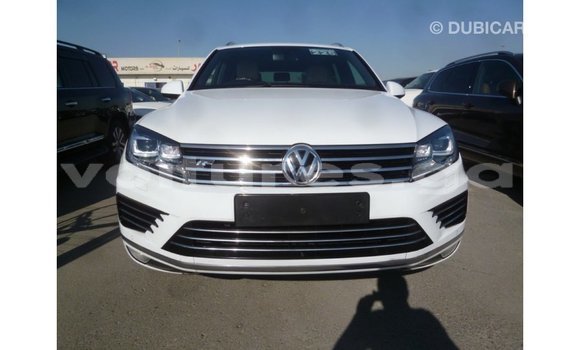 Sayi Imported Volkswagen Touareg White Mota in Import - Dubai a estuary Sayi Imported Volkswagen Touareg White Mota in Import - Dubai a estuary