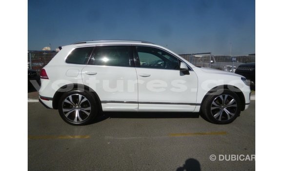 Sayi Imported Volkswagen Touareg White Mota in Import - Dubai a estuary Sayi Imported Volkswagen Touareg White Mota in Import - Dubai a estuary