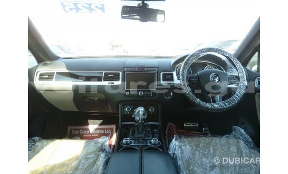 Sayi Imported Volkswagen Touareg White Mota in Import - Dubai a estuary Sayi Imported Volkswagen Touareg White Mota in Import - Dubai a estuary