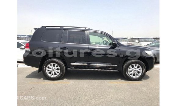 Acheter Import Voiture Toyota Land Cruiser Noir à Import - Dubai, Estuaire Acheter Import Voiture Toyota Land Cruiser Noir à Import - Dubai, Estuaire