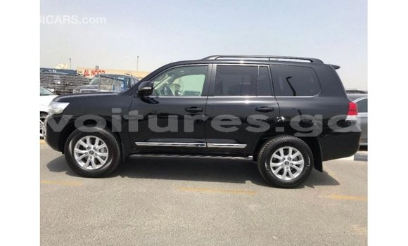 Acheter Import Voiture Toyota Land Cruiser Noir à Import - Dubai, Estuaire Acheter Import Voiture Toyota Land Cruiser Noir à Import - Dubai, Estuaire