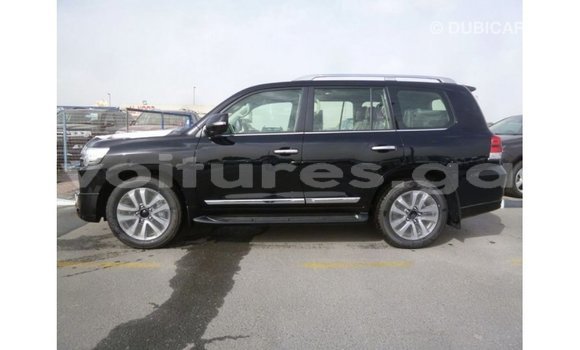 Acheter Import Voiture Toyota Land Cruiser Noir à Import - Dubai, Estuaire Acheter Import Voiture Toyota Land Cruiser Noir à Import - Dubai, Estuaire