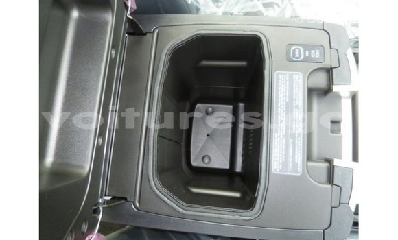 Acheter Import Voiture Toyota Land Cruiser Noir à Import - Dubai, Estuaire Acheter Import Voiture Toyota Land Cruiser Noir à Import - Dubai, Estuaire