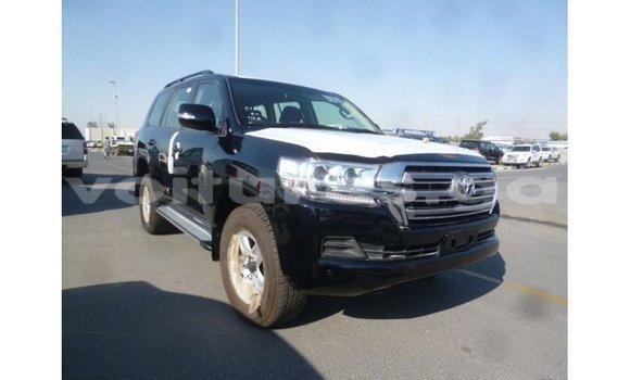 Acheter Import Voiture Toyota Land Cruiser Noir à Import - Dubai, Estuaire Acheter Import Voiture Toyota Land Cruiser Noir à Import - Dubai, Estuaire