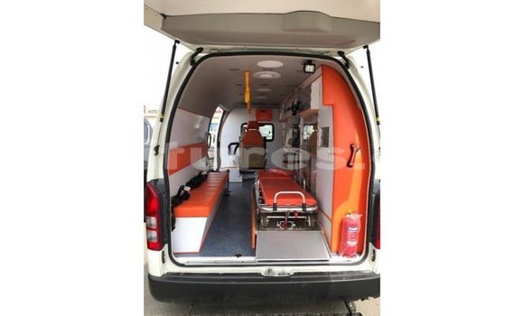 Buy Import Toyota Hiace White Car in Import - Dubai in Estuary Buy Import Toyota Hiace White Car in Import - Dubai in Estuary