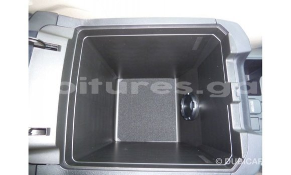 Acheter Import Voiture Toyota Prado Blanc à Import - Dubai, Estuaire Acheter Import Voiture Toyota Prado Blanc à Import - Dubai, Estuaire