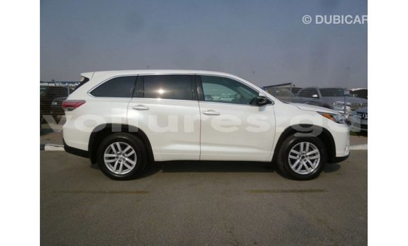 Sayi Imported Toyota Kluger White Mota in Import - Dubai a estuary Sayi Imported Toyota Kluger White Mota in Import - Dubai a estuary